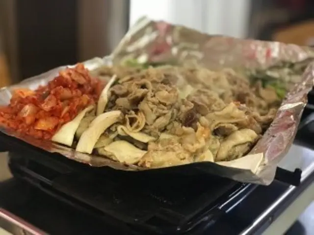 Dwaejiimojipdaepaesamgyeopsal 照片 1