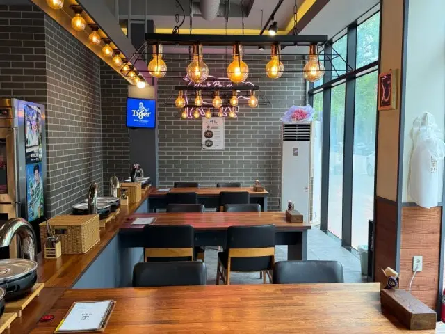 Gimhyeongjegogiuicheolhak Gunsansusong店 烤肉午餐 3