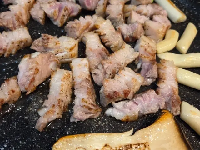 Gimganedwitgogi Naengsam (Frozen Pork Belly) 3