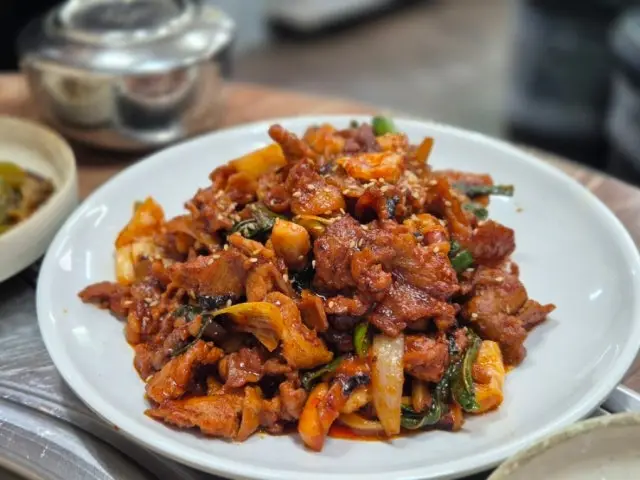 Jinseongsutbulsaenggogi Yukhoe (Korean Beef Tartare) 3