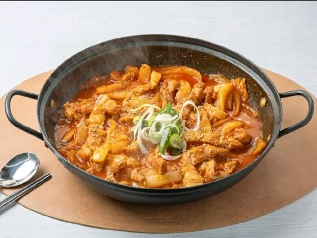Jeongane Tongdwaejibokeum Solo-Friendly Korean BBQ 3