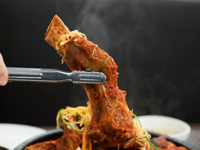 Sanmijeonggalbitang Suyeongjikyeong Branch Solo-Friendly Korean BBQ 1