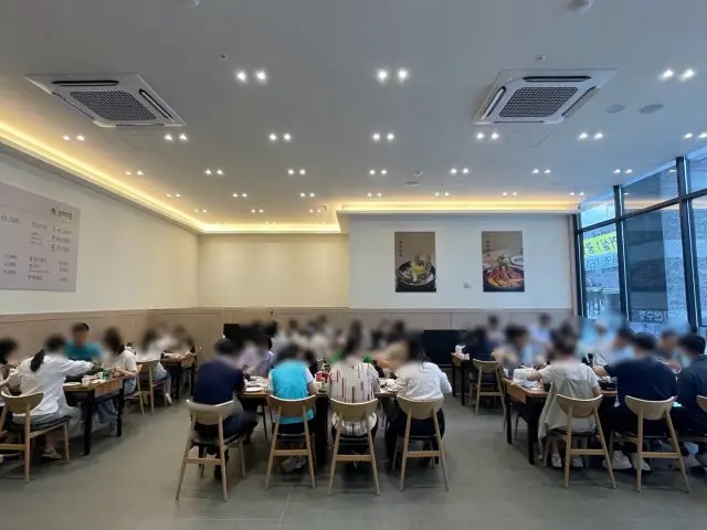 Sanmijeonggalbitang Suyeongjikyeong Branch Solo-Friendly Korean BBQ 2