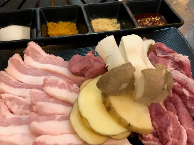 Yonginedwitgogi Beomiljikyeong Branch Korean BBQ 2