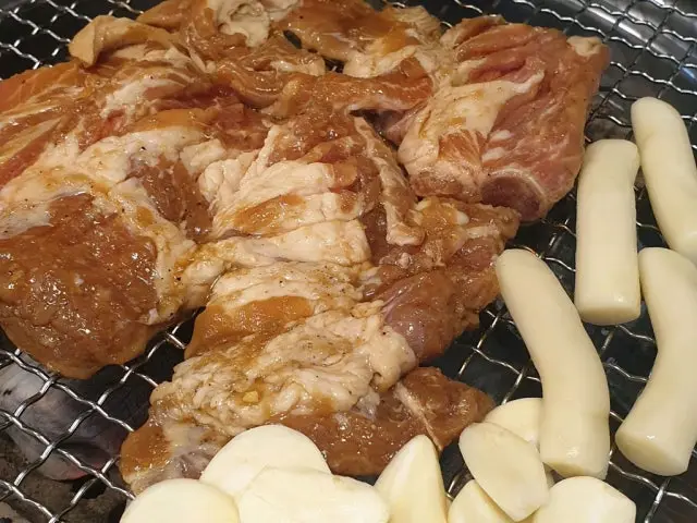 Myeongjanggogitjip Seodongyeok店 深夜烤肉 1