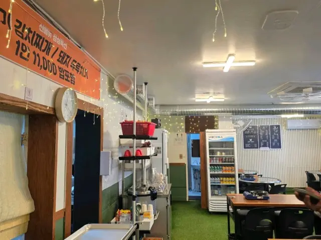 Madondon Hangarisamgyeopsal & Budaejjigae Hongjeyeok Branch Korean BBQ 3