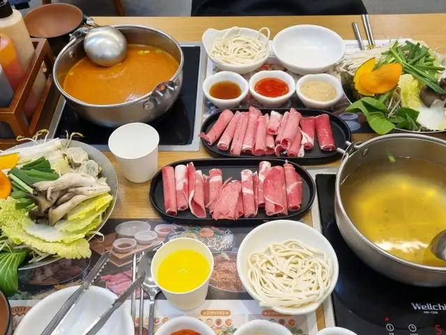 Baeknyeonsonnimseoseogalbi Seonyudo Branch Korean BBQ 3