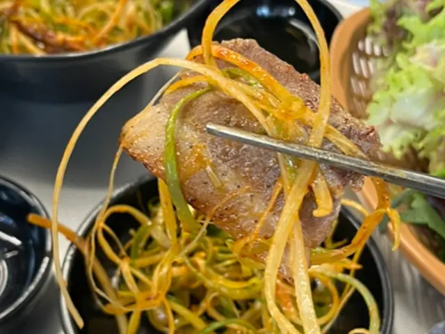 Cheolttukjip Suyeong Branch Daepae (Thin-Sliced Pork Belly) 2