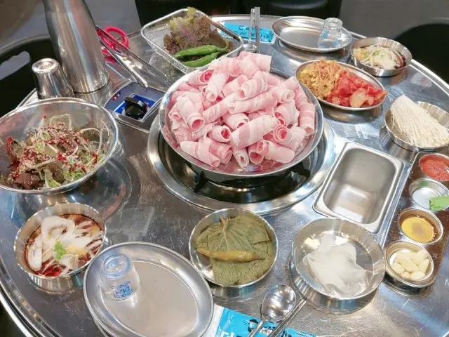 Busangayadaepaesamgyeop&milmyeon Korean BBQ 2