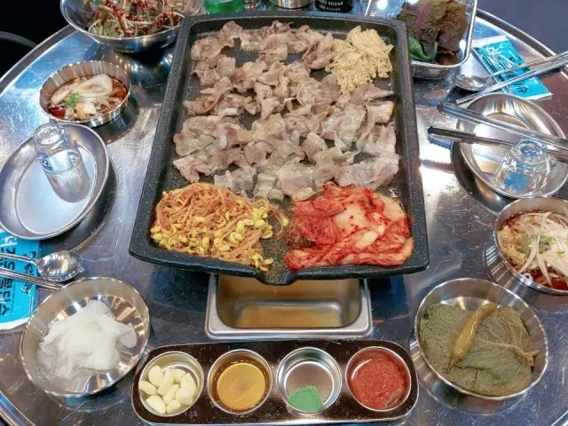 Busangayadaepaesamgyeop&milmyeon Korean BBQ 3