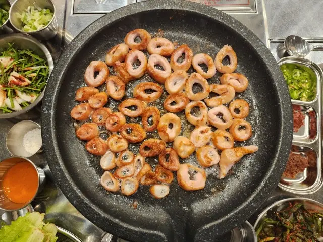 Dolsanmakchang Samgyeopsal (Pork Belly BBQ) 2