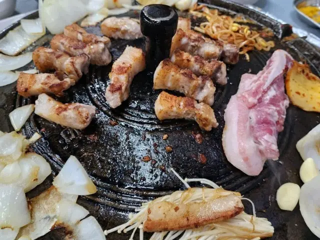 Keunboksikdangsotttukkeongsaengsamgyeopsal 照片 3