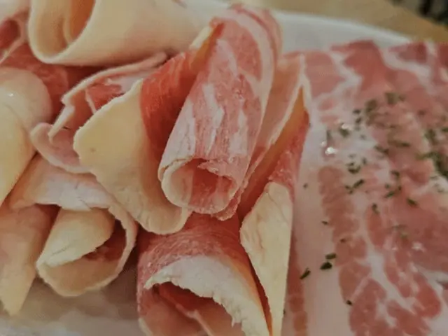 Yusikdang Bugok Branch Daepae (Thin-Sliced Pork Belly) 3