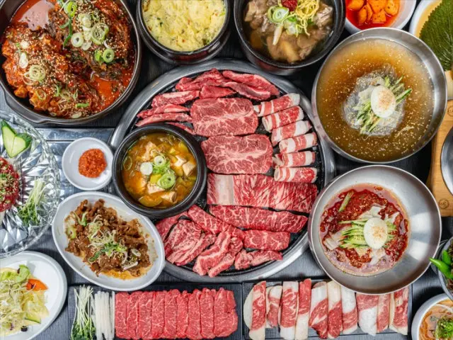 Tongkeunsohanmari Hakik店 サムギョプサル 1