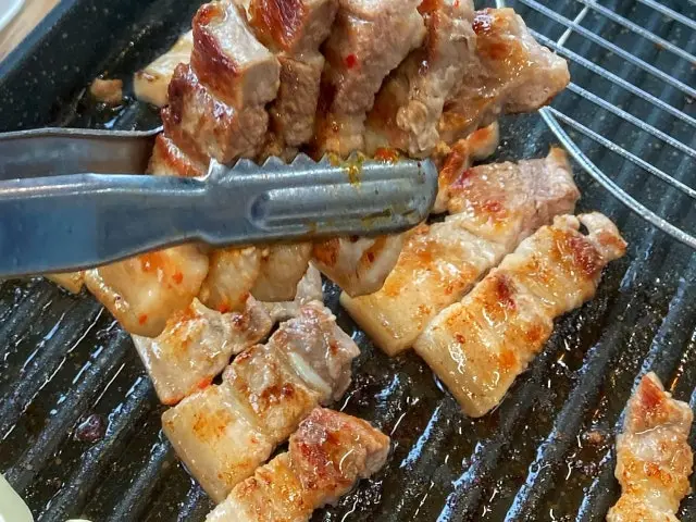 Jejueomeongdwaeji Naengsam (Frozen Pork Belly) 1