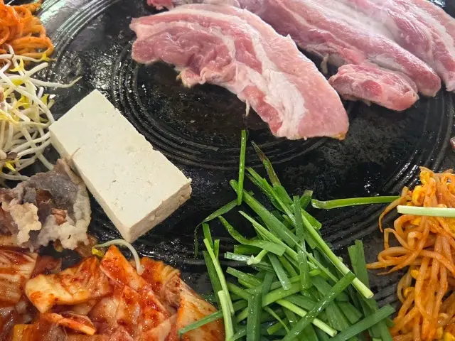 Jjanggunewangttukkeongsamgyeopsal Homaesil店 平价烤肉 2