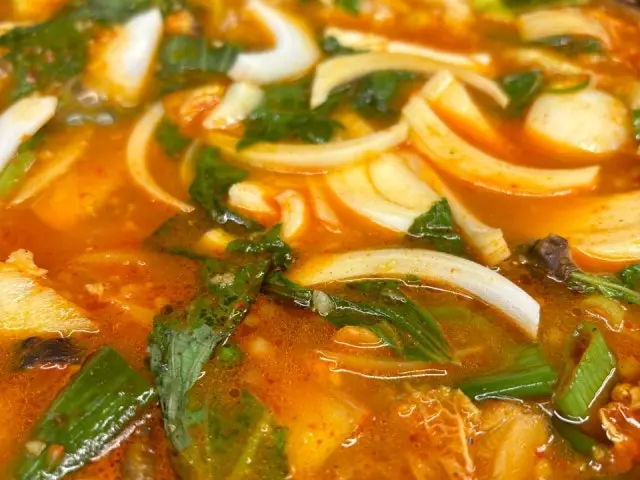 Anpyeonghanuyanggopchang 牛肠火锅 2