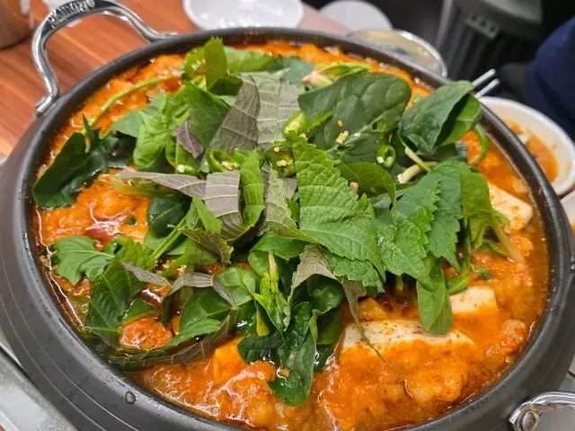 Anpyeonghanuyanggopchang 牛腸火鍋 3