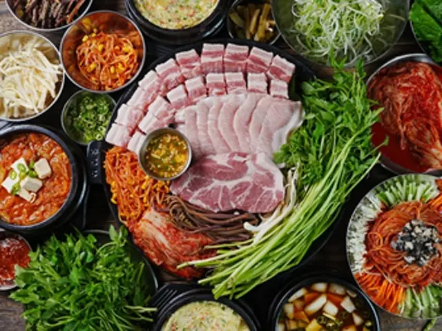 Sancheongri56sotttukkeongsaengsamgyeopsal Cheap Korean BBQ 1