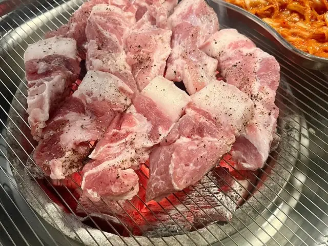 Hongdalmakchang Kkachisan店 烤肠 1