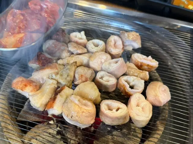 Hongdalmakchang Kkachisan店 烤肠 3