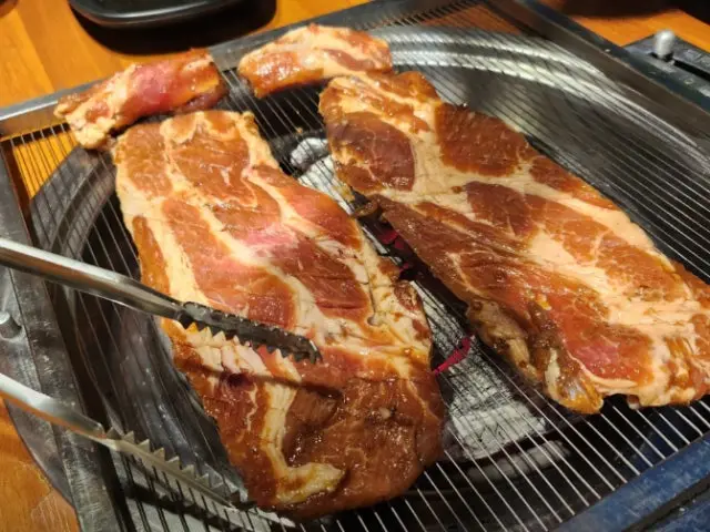 Hwahwadwaejiwanggalbi Busanmyeongryun店 深夜烤肉 2