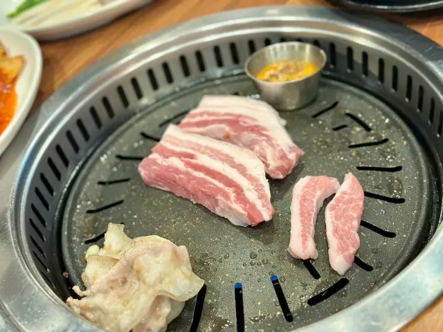 Hogaogyeop Samgyeopsal (Pork Belly BBQ) 3