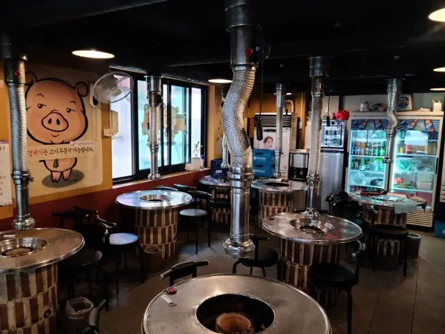 돼지네연탄구이 노포 사진 2