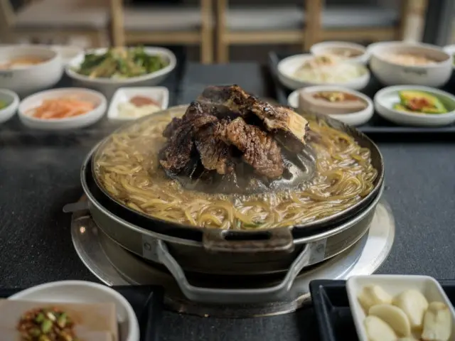 Haeundaeamsogalbijip Galbi (Korean Short Ribs) 1