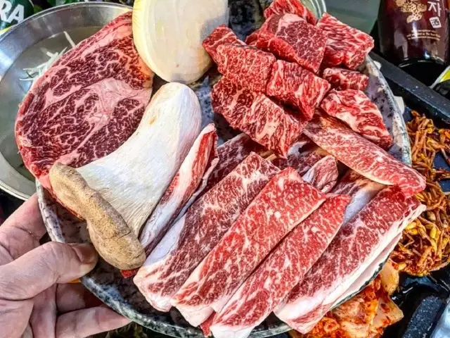 Gimgwajanggogitjip Seokgye Branch Naengsam (Frozen Pork Belly) 2