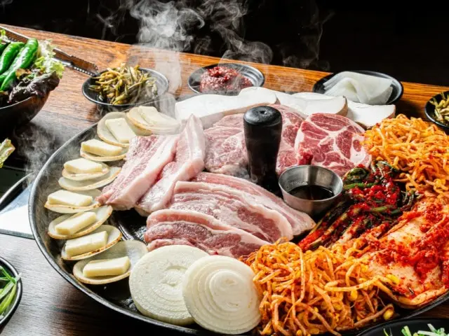 대판 솥뚜껑김치삼겹살 회식·단체 사진 1