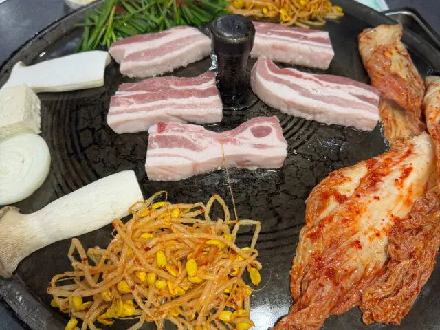 꿀돼지솥뚜껑삼겹살 삼겹살 사진 2