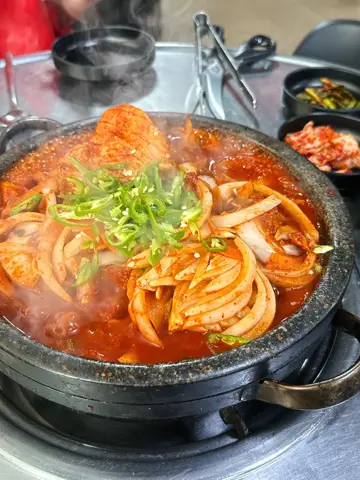 Ppalgansamgyeopsal Old-School Korean BBQ 2