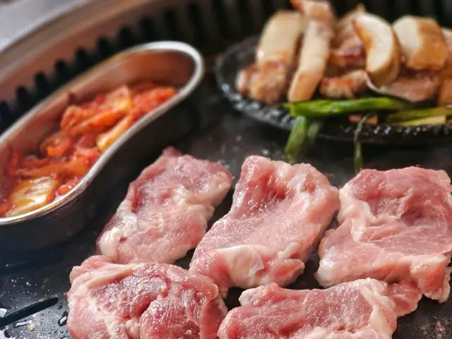Nongmak Ogyeopsal (Skin-On Pork Belly) 2