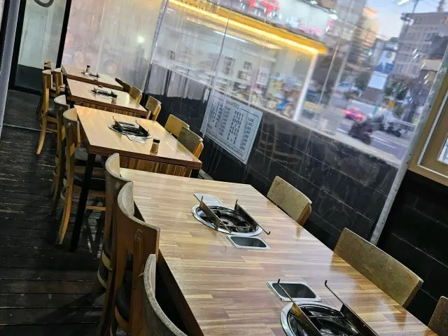 Mandeukine Kkotsamgyeop Samgyeopsal (Pork Belly BBQ) 2