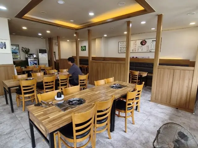 Hangariseokgalbi Solo-Friendly Korean BBQ 3