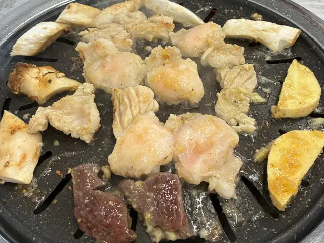 Jeonggadeukyanggopchang Gopchang (Grilled Intestines) 3