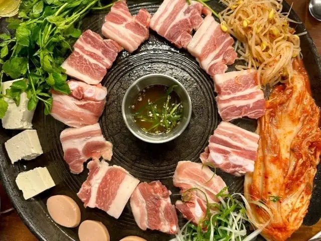 Yetnalmusoesamgyeop Seodaesin Branch Cheap Korean BBQ 1