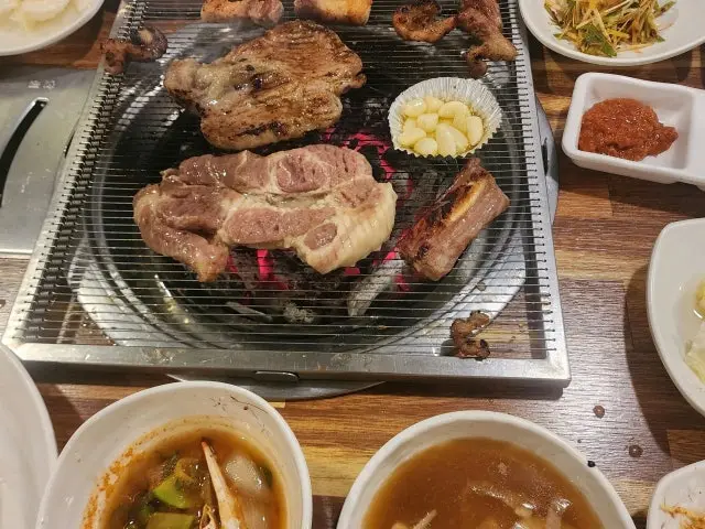 Yeonseosutbulgalbi Galbi (Korean Short Ribs) 2
