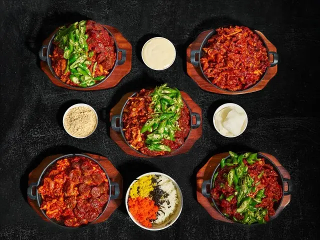 Jeonseoluigopchang Sutbulgopchangbokeum Gwanggyogyeonggidocheong店 烤肉 2
