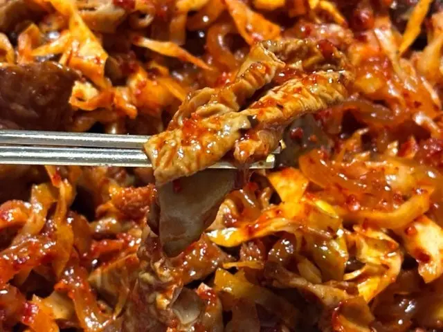 Jeonseoluigopchang Sutbulgopchangbokeum Gwanggyogyeonggidocheong店 烤肉 3