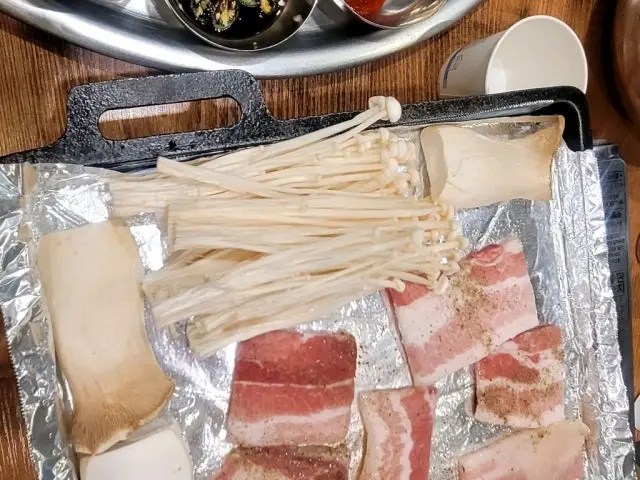 Naengsamkkotdwaeji Korean BBQ 3
