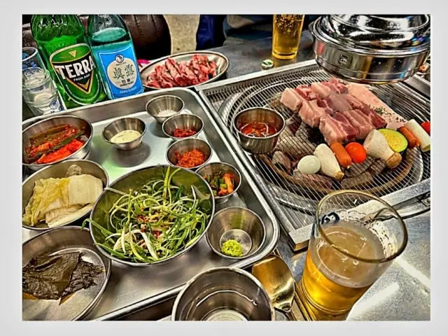 Geumhodwaejijip Korean BBQ with Private Rooms 2