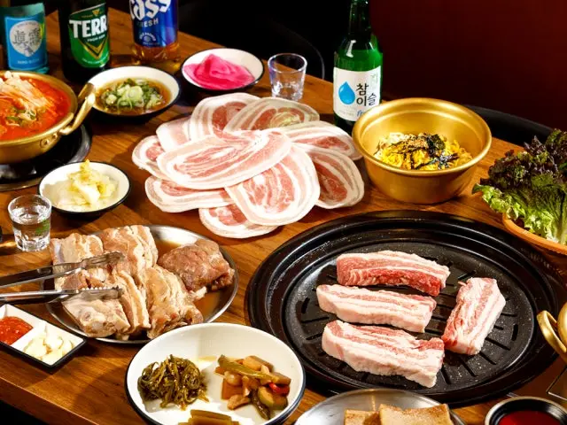 Baekjeonggalbi Naengsam (Frozen Pork Belly) 2