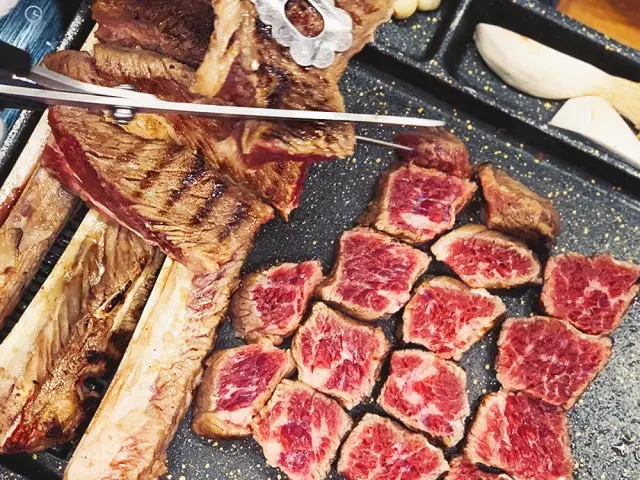 Jeonseoluiudaegalbi Seoulsicheongjikyeong Branch Korean BBQ 1