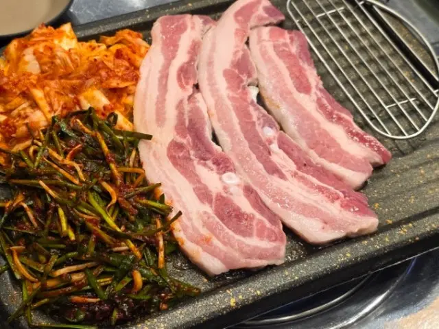 Buchusamgyeopsal Guwol店 一人烤肉 3
