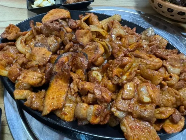 Baekgane Seoksoebulgogi 猪杂肉烧烤 3