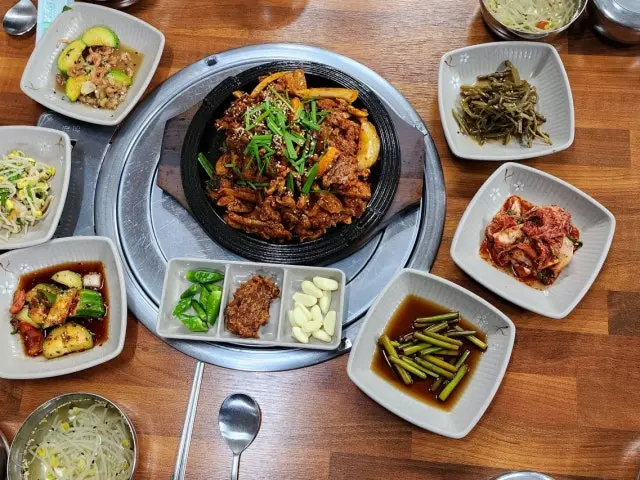 Cheongryanghosikyuksikdang Galbi (Korean Short Ribs) 2
