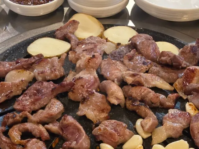 김해본가숯불뒷고기 사진 1