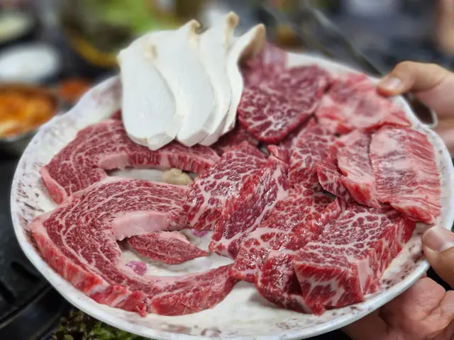 Eongteorisaenggogi Mokdong店 韩牛 3